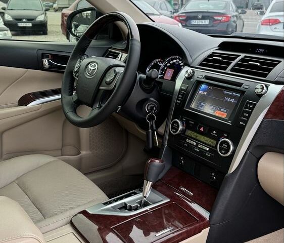 Білий Тойота Камрі, об'ємом двигуна 2.5 л та пробігом 187 тис. км за 14300 $, фото 17 на Automoto.ua