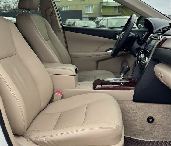 Білий Тойота Камрі, об'ємом двигуна 2.5 л та пробігом 187 тис. км за 14300 $, фото 18 на Automoto.ua