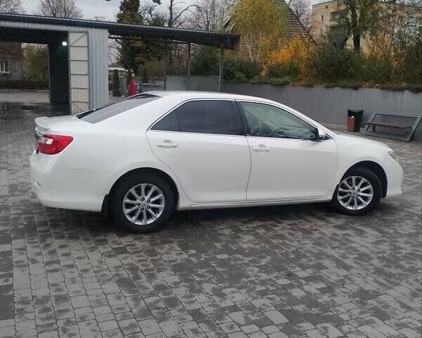 Белый Тойота Камри, объемом двигателя 2.5 л и пробегом 235 тыс. км за 13200 $, фото 9 на Automoto.ua