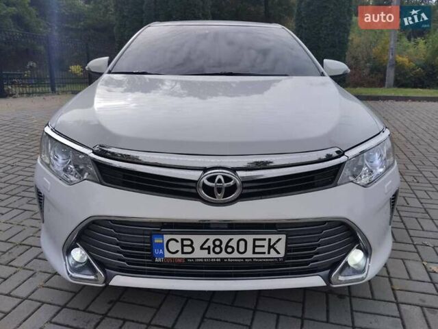 Белый Тойота Камри, объемом двигателя 2.49 л и пробегом 175 тыс. км за 13800 $, фото 3 на Automoto.ua