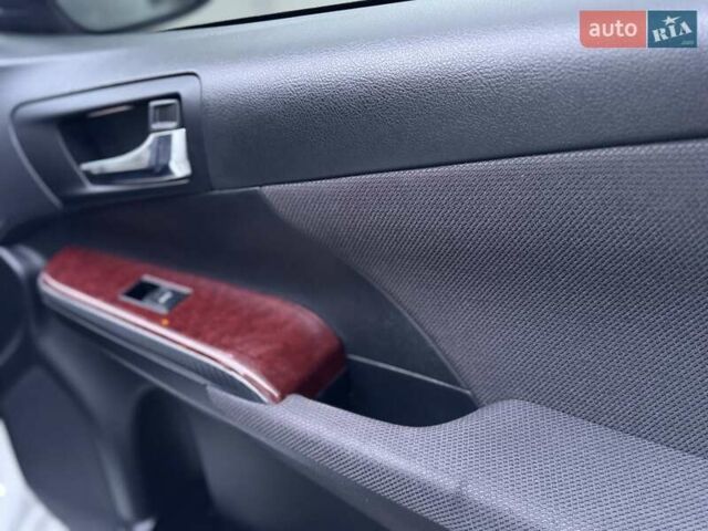 Білий Тойота Камрі, об'ємом двигуна 2.49 л та пробігом 155 тис. км за 14500 $, фото 32 на Automoto.ua
