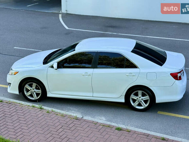 Білий Тойота Камрі, об'ємом двигуна 2.5 л та пробігом 247 тис. км за 10650 $, фото 15 на Automoto.ua