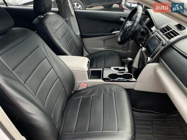 Білий Тойота Камрі, об'ємом двигуна 2.49 л та пробігом 252 тис. км за 8990 $, фото 9 на Automoto.ua