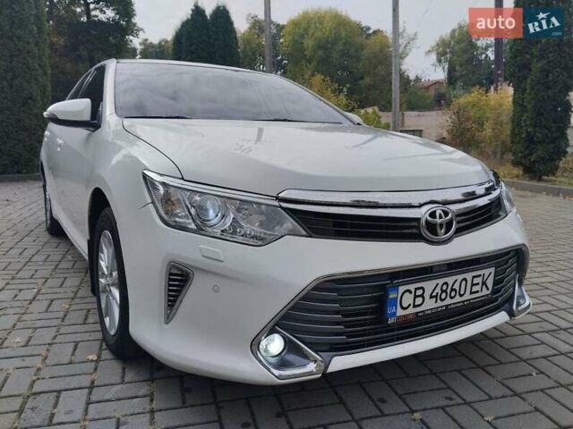 Білий Тойота Камрі, об'ємом двигуна 2.5 л та пробігом 175 тис. км за 13999 $, фото 1 на Automoto.ua