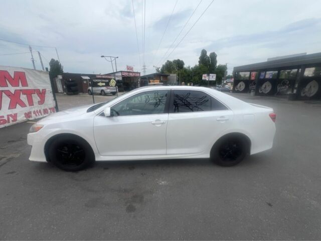 Білий Тойота Камрі, об'ємом двигуна 2.5 л та пробігом 172 тис. км за 10000 $, фото 6 на Automoto.ua