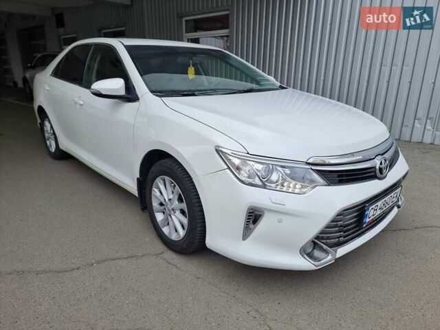 Белый Тойота Камри, объемом двигателя 2.49 л и пробегом 170 тыс. км за 14699 $, фото 2 на Automoto.ua