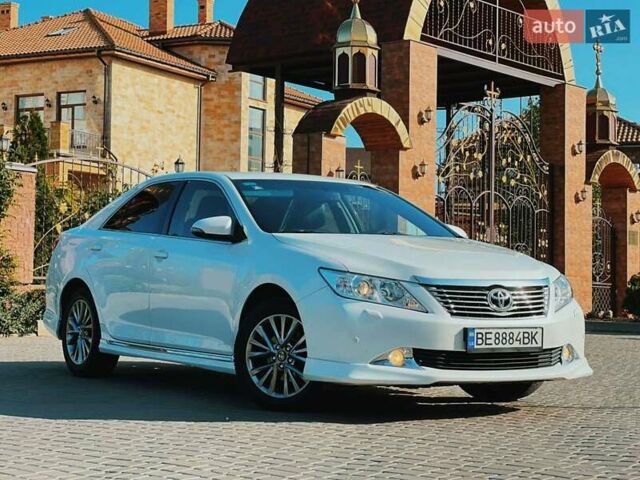 Белый Тойота Камри, объемом двигателя 2.5 л и пробегом 161 тыс. км за 13500 $, фото 4 на Automoto.ua