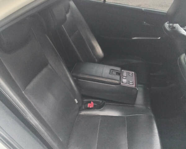 Белый Тойота Камри, объемом двигателя 2.49 л и пробегом 295 тыс. км за 12000 $, фото 12 на Automoto.ua