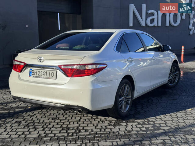 Тойота Камри 2014 в Одессе на Automoto.ua Белый Тойота Камри, объемом двигателя 2.49 л и пробегом 116 тыс. км за 14500 $, фото 2 на Automoto.ua