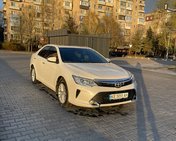 Белый Тойота Камри, объемом двигателя 2.49 л и пробегом 190 тыс. км за 16999 $, фото 8 на Automoto.ua