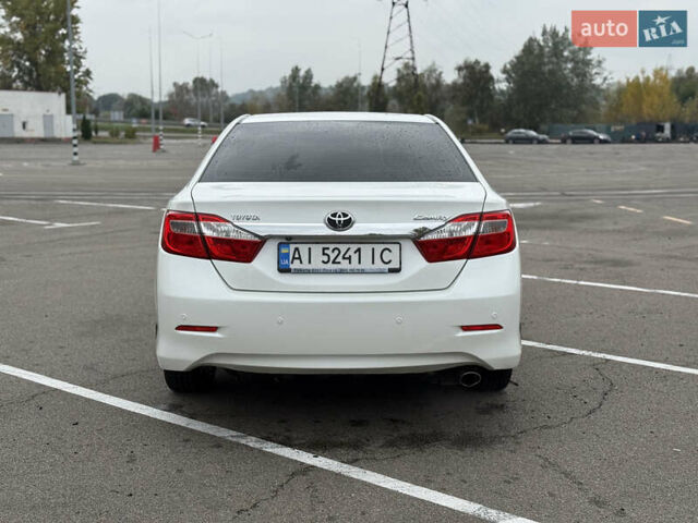 Білий Тойота Камрі, об'ємом двигуна 2.49 л та пробігом 250 тис. км за 13000 $, фото 4 на Automoto.ua