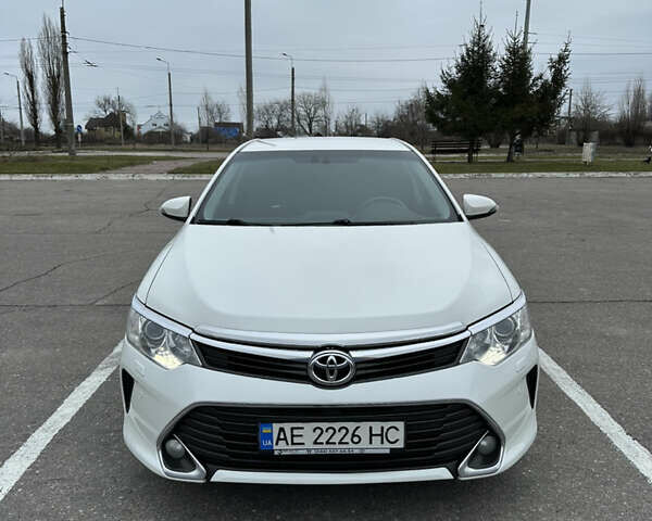 Белый Тойота Камри, объемом двигателя 2.49 л и пробегом 190 тыс. км за 16800 $, фото 3 на Automoto.ua