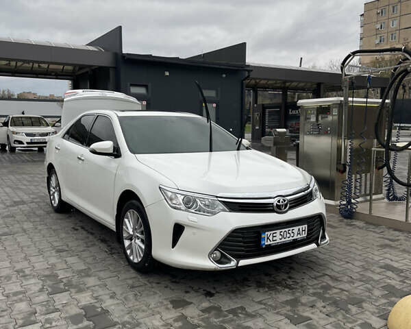 Белый Тойота Камри, объемом двигателя 2.49 л и пробегом 190 тыс. км за 16999 $, фото 10 на Automoto.ua