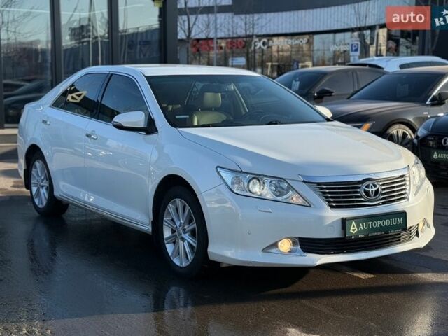 Белый Тойота Камри, объемом двигателя 2.49 л и пробегом 239 тыс. км за 14500 $, фото 9 на Automoto.ua
