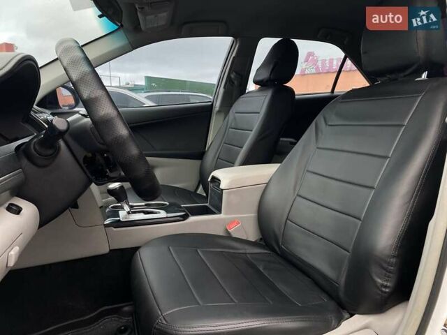 Білий Тойота Камрі, об'ємом двигуна 2.49 л та пробігом 252 тис. км за 8990 $, фото 5 на Automoto.ua