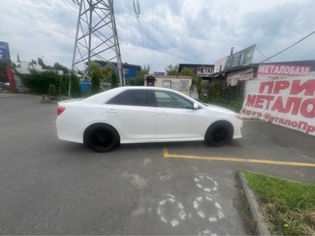 Білий Тойота Камрі, об'ємом двигуна 2.5 л та пробігом 172 тис. км за 10000 $, фото 3 на Automoto.ua