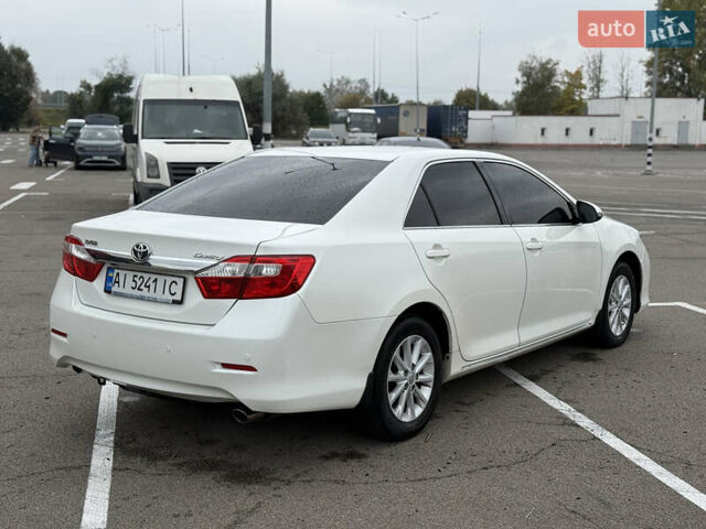 Білий Тойота Камрі, об'ємом двигуна 2.49 л та пробігом 250 тис. км за 13000 $, фото 3 на Automoto.ua