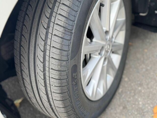 Белый Тойота Камри, объемом двигателя 2.5 л и пробегом 250 тыс. км за 13990 $, фото 5 на Automoto.ua