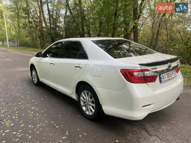 Белый Тойота Камри, объемом двигателя 2.49 л и пробегом 208 тыс. км за 12100 $, фото 6 на Automoto.ua