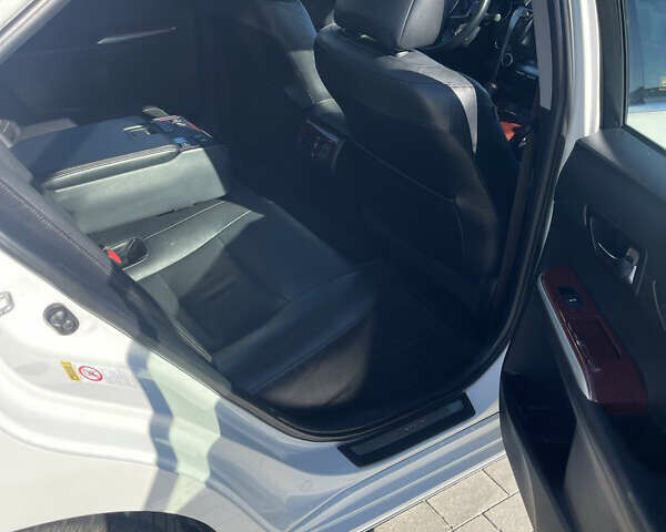 Білий Тойота Камрі, об'ємом двигуна 2.5 л та пробігом 198 тис. км за 14500 $, фото 2 на Automoto.ua