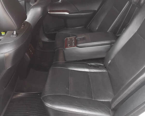 Белый Тойота Камри, объемом двигателя 2.49 л и пробегом 295 тыс. км за 12000 $, фото 10 на Automoto.ua