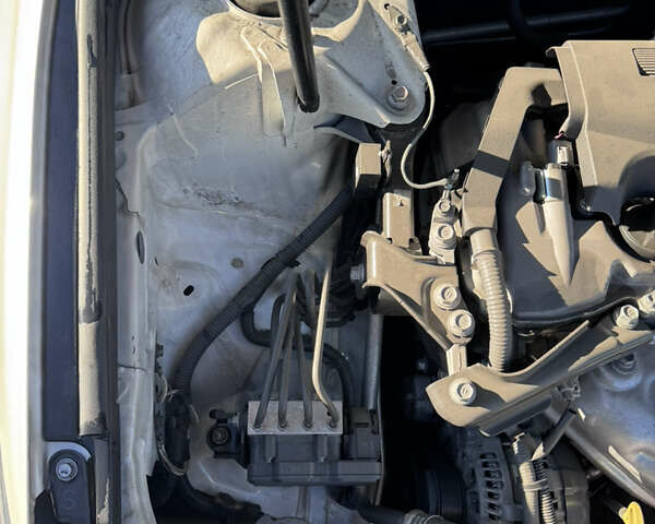 Тойота Камри 2014 в Одессе на Automoto.ua Белый Тойота Камри, объемом двигателя 2.49 л и пробегом 116 тыс. км за 14500 $, фото 8 на Automoto.ua