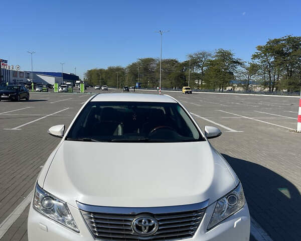 Білий Тойота Камрі, об'ємом двигуна 2.5 л та пробігом 198 тис. км за 14500 $, фото 8 на Automoto.ua