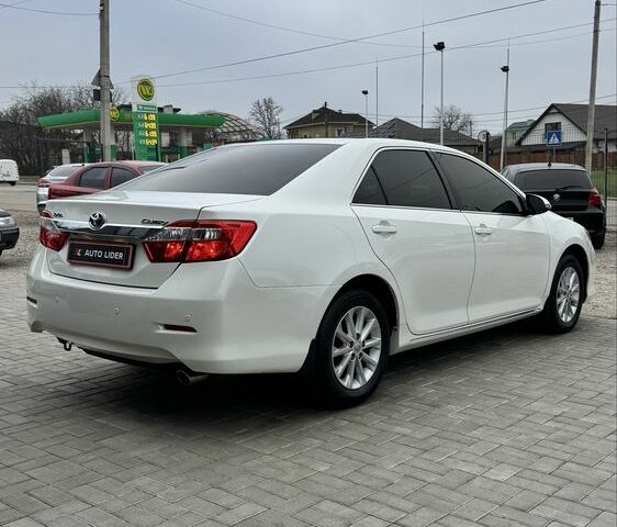 Білий Тойота Камрі, об'ємом двигуна 2.5 л та пробігом 187 тис. км за 14300 $, фото 3 на Automoto.ua