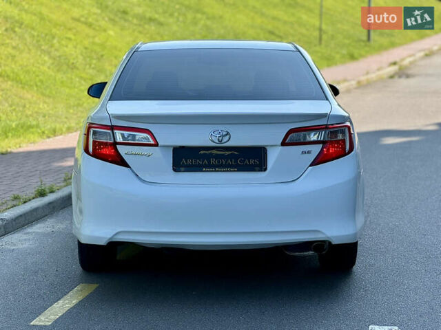 Білий Тойота Камрі, об'ємом двигуна 2.5 л та пробігом 247 тис. км за 10650 $, фото 10 на Automoto.ua