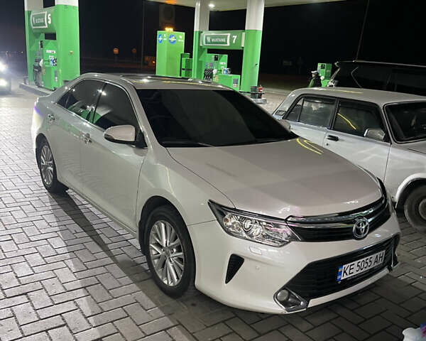 Белый Тойота Камри, объемом двигателя 2.49 л и пробегом 190 тыс. км за 16999 $, фото 18 на Automoto.ua