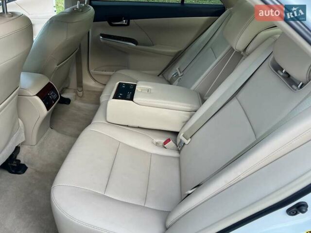 Белый Тойота Камри, объемом двигателя 2.49 л и пробегом 180 тыс. км за 15500 $, фото 16 на Automoto.ua