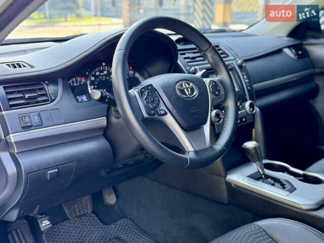 Білий Тойота Камрі, об'ємом двигуна 2.5 л та пробігом 247 тис. км за 10650 $, фото 22 на Automoto.ua