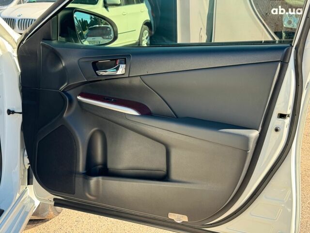 Белый Тойота Камри, объемом двигателя 2.5 л и пробегом 100 тыс. км за 17290 $, фото 26 на Automoto.ua