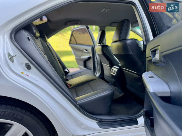 Білий Тойота Камрі, об'ємом двигуна 2.5 л та пробігом 247 тис. км за 10650 $, фото 27 на Automoto.ua