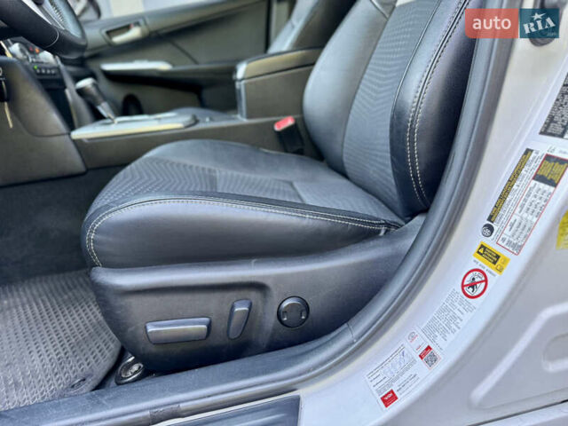 Білий Тойота Камрі, об'ємом двигуна 2.5 л та пробігом 247 тис. км за 10650 $, фото 25 на Automoto.ua