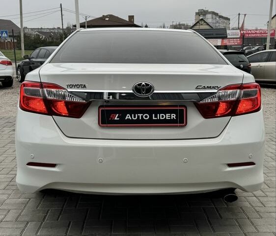 Білий Тойота Камрі, об'ємом двигуна 2.5 л та пробігом 187 тис. км за 14300 $, фото 4 на Automoto.ua