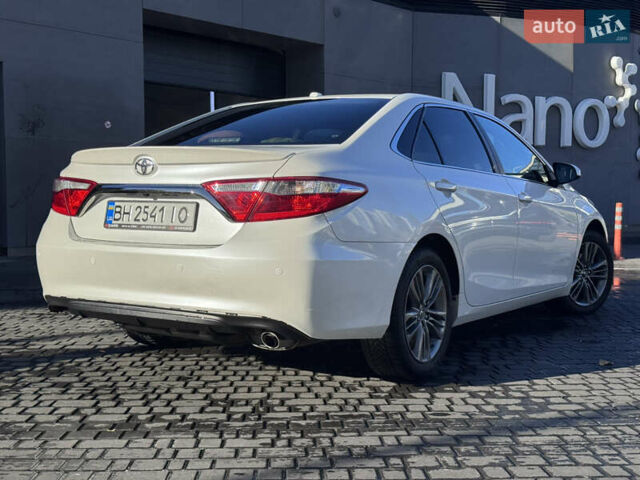 Тойота Камри 2014 в Одессе на Automoto.ua Белый Тойота Камри, объемом двигателя 2.49 л и пробегом 116 тыс. км за 14500 $, фото 1 на Automoto.ua