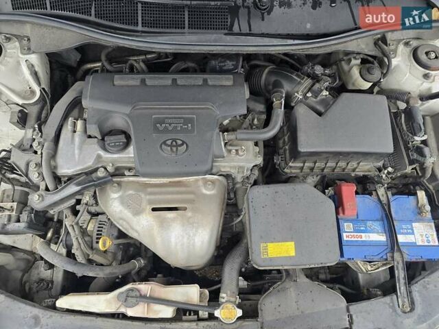 Белый Тойота Камри, объемом двигателя 2.5 л и пробегом 242 тыс. км за 10700 $, фото 15 на Automoto.ua