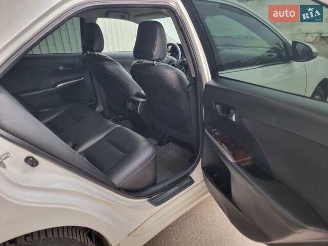 Белый Тойота Камри, объемом двигателя 2.49 л и пробегом 170 тыс. км за 14699 $, фото 12 на Automoto.ua