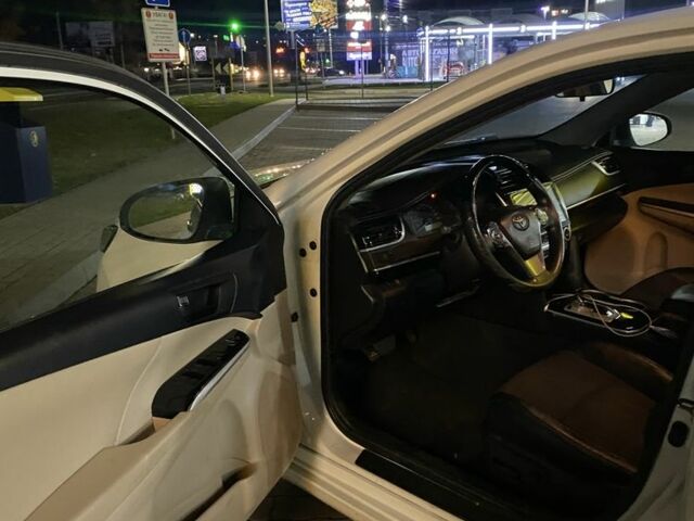 Белый Тойота Камри, объемом двигателя 2.5 л и пробегом 199 тыс. км за 7650 $, фото 3 на Automoto.ua