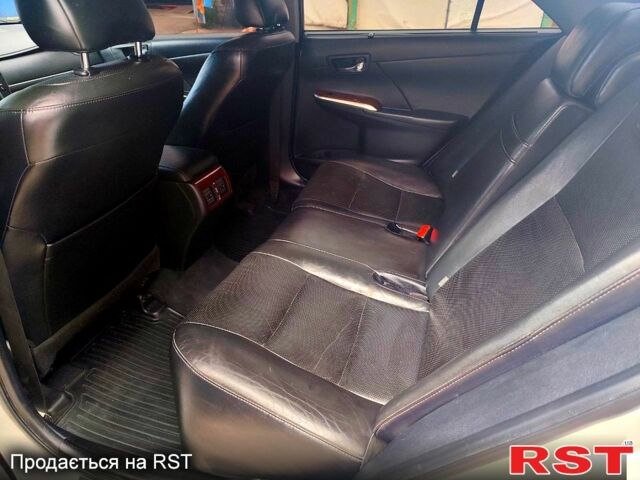 Білий Тойота Камрі, об'ємом двигуна 2.5 л та пробігом 298 тис. км за 13700 $, фото 5 на Automoto.ua