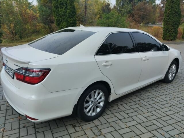 Белый Тойота Камри, объемом двигателя 2.5 л и пробегом 175 тыс. км за 13999 $, фото 3 на Automoto.ua