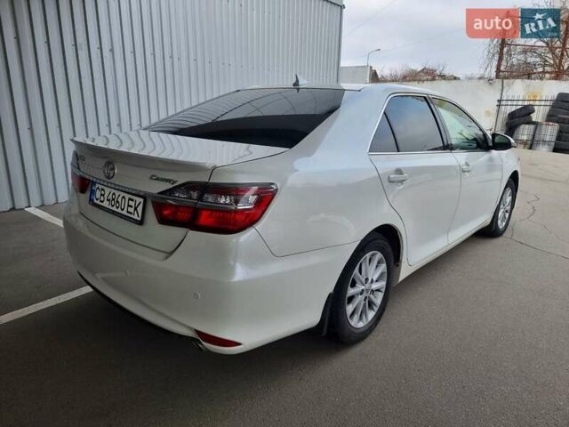 Белый Тойота Камри, объемом двигателя 2.49 л и пробегом 170 тыс. км за 14699 $, фото 1 на Automoto.ua