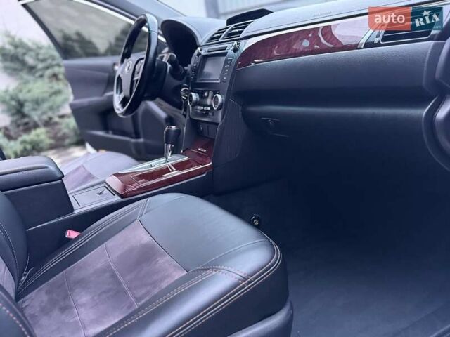 Білий Тойота Камрі, об'ємом двигуна 2.49 л та пробігом 155 тис. км за 14500 $, фото 34 на Automoto.ua