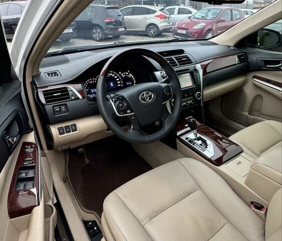 Білий Тойота Камрі, об'ємом двигуна 2.5 л та пробігом 187 тис. км за 14300 $, фото 9 на Automoto.ua