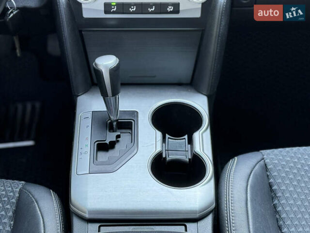 Білий Тойота Камрі, об'ємом двигуна 2.5 л та пробігом 247 тис. км за 10650 $, фото 32 на Automoto.ua