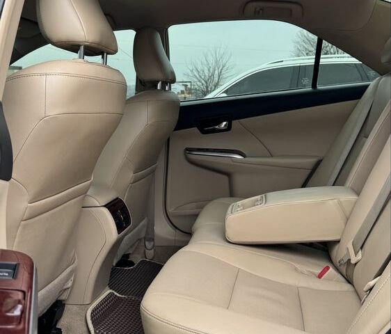 Білий Тойота Камрі, об'ємом двигуна 2.5 л та пробігом 187 тис. км за 14300 $, фото 14 на Automoto.ua