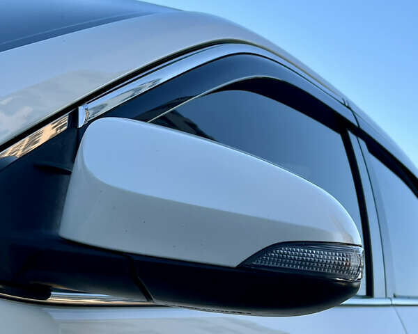 Тойота Камри 2015 в Кропивницком (Кировограде) на Automoto.ua Белый Тойота Камри, объемом двигателя 2.49 л и пробегом 230 тыс. км за 14800 $, фото 15 на Automoto.ua