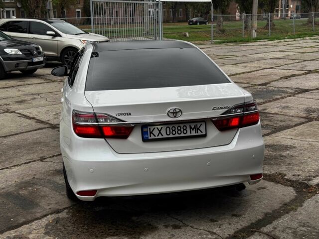 Белый Тойота Камри, объемом двигателя 2.5 л и пробегом 190 тыс. км за 13800 $, фото 4 на Automoto.ua