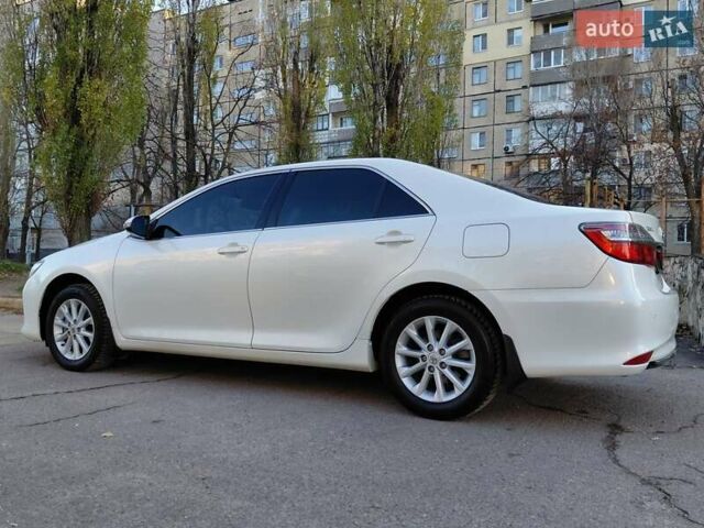Белый Тойота Камри, объемом двигателя 2.5 л и пробегом 137 тыс. км за 16800 $, фото 13 на Automoto.ua
